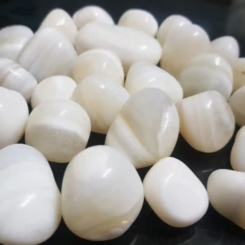 Pebbles White Oynx Polished