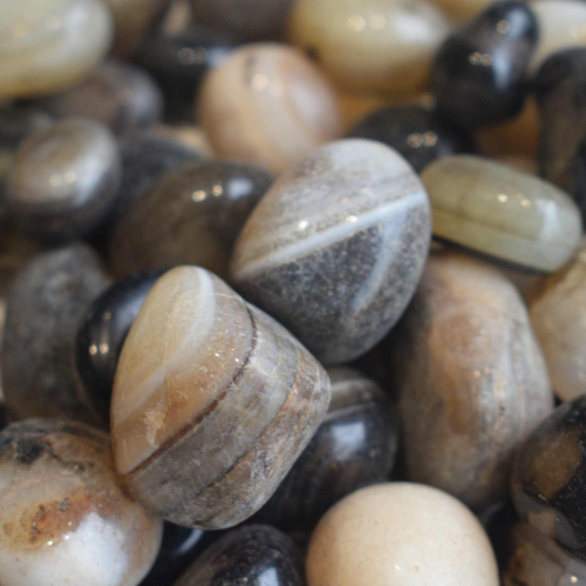 Pebbles Manek Oynx Polished